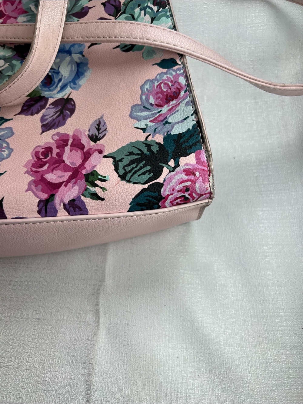 Betsy Johnson, floral Crossbody or handbag - Picture 8 of 12
